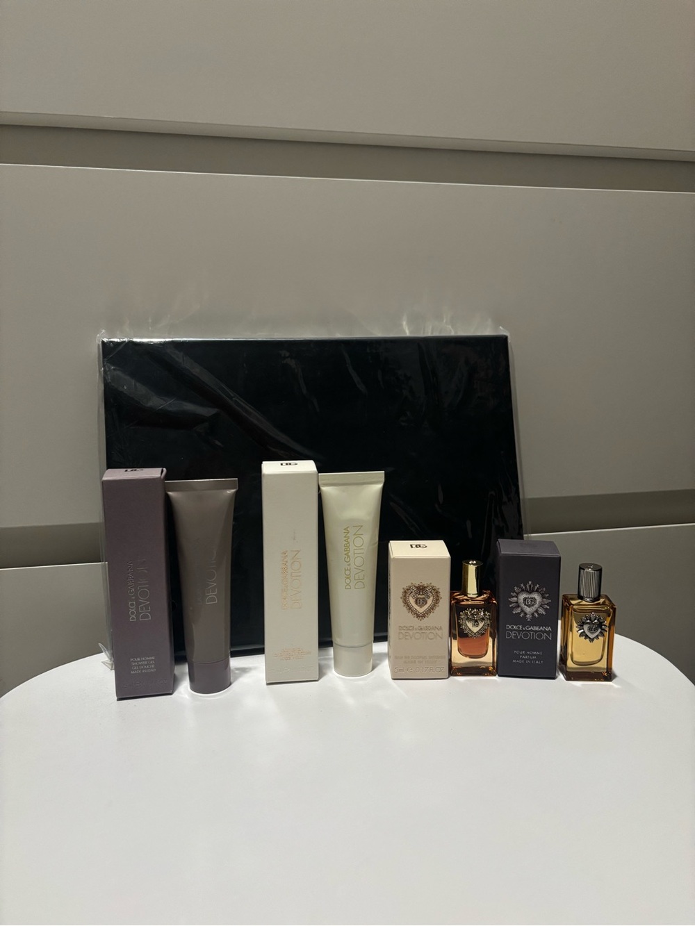 Dolce & Gabbana 5 piece body care gift set - Picture 7 of 11